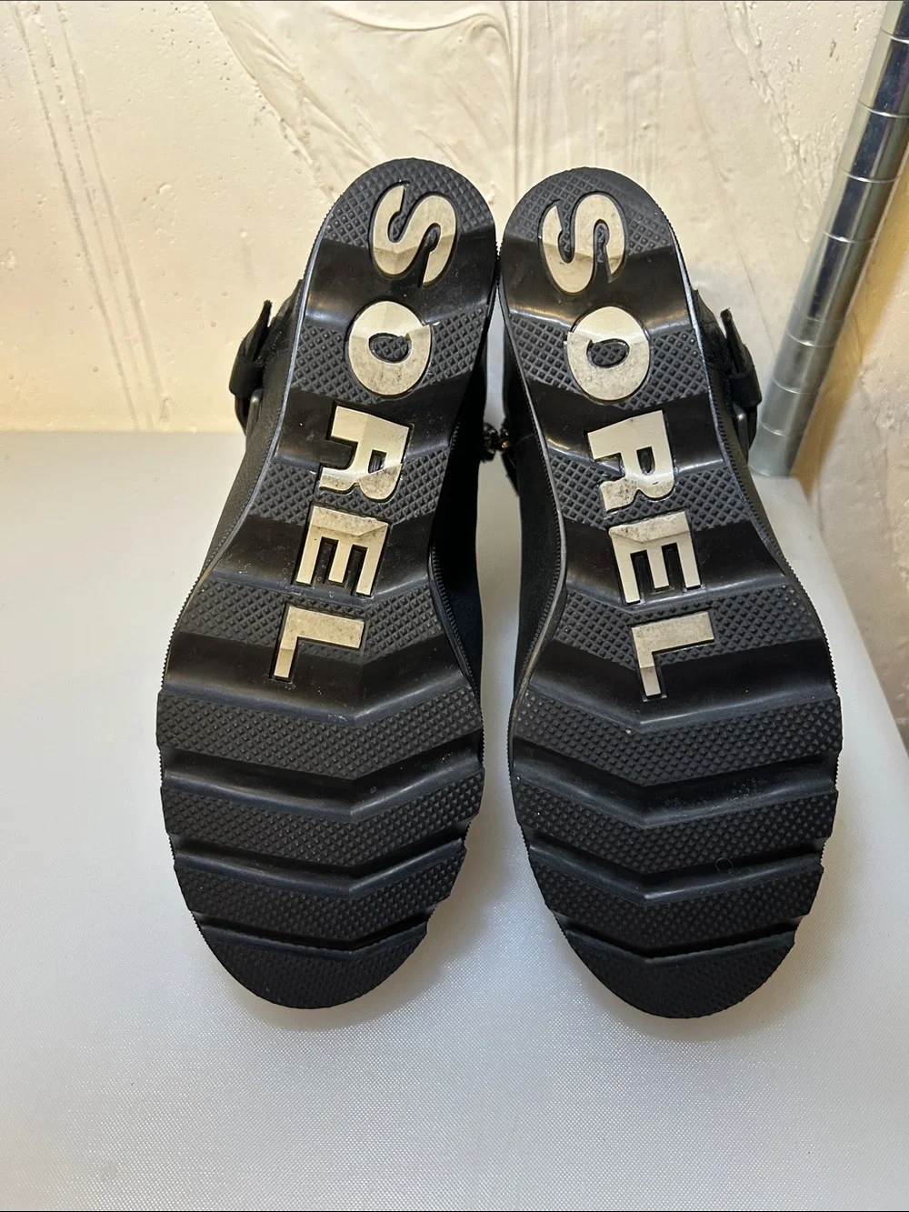 SOREL Joan of Arctic Wedge ll Buckle Boot Black Leather Waterproof Size: 9